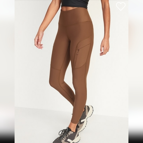 High Waisted PowerSoft 7/8-length Cargo Leggings - Small - Picture 4 of 10